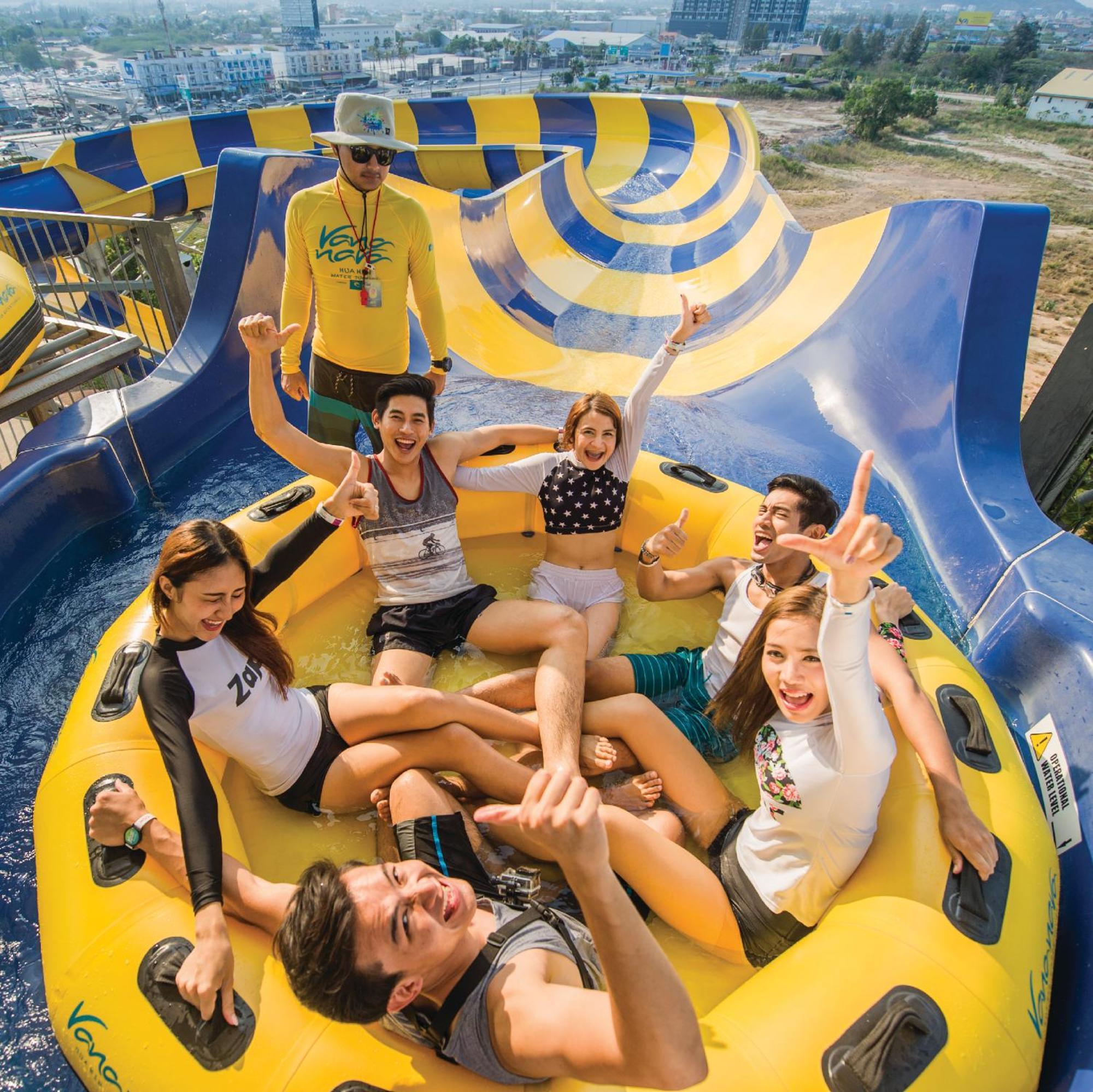 ฮอลิเดย์ รีสอร์ต วานา นาวา รีสอร์ท